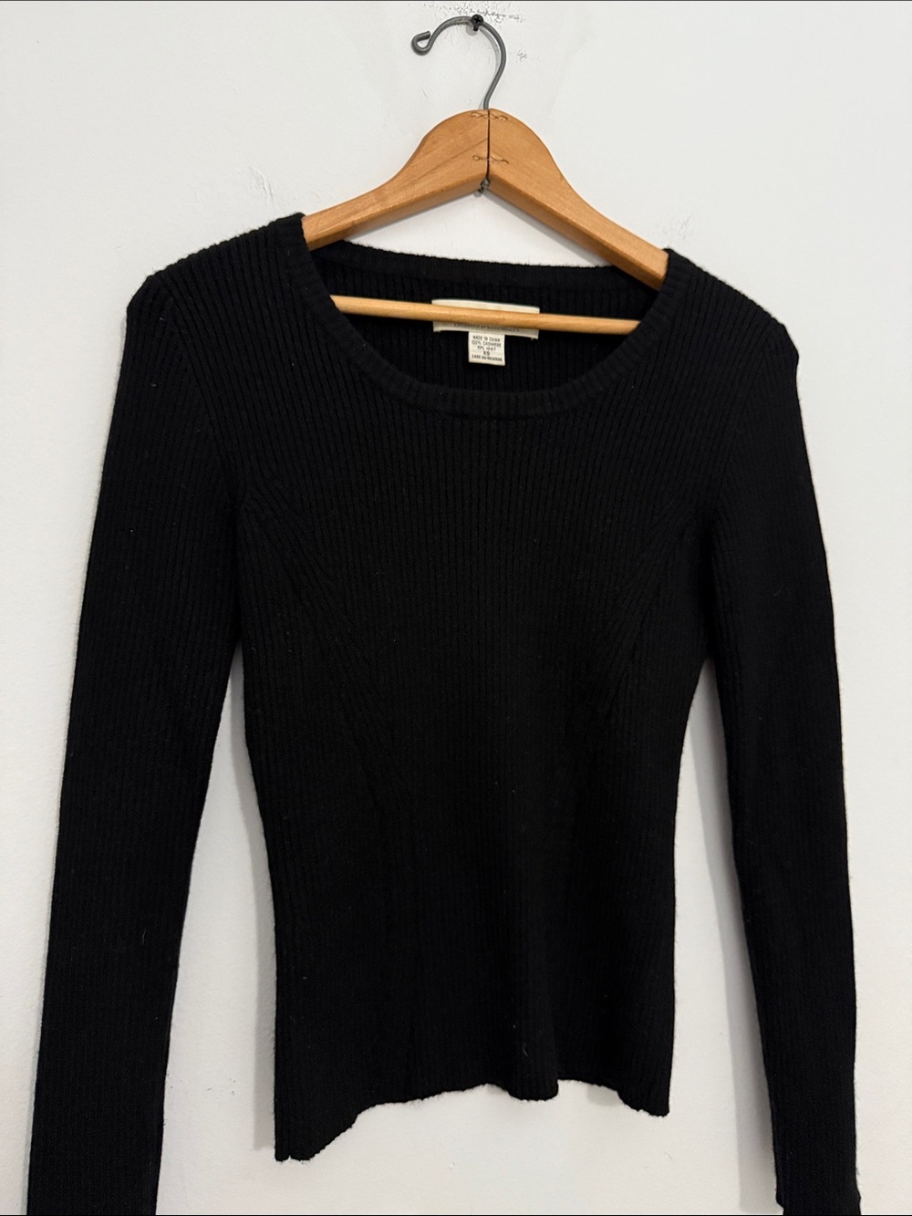 Black Ribbed Scoop-Neck Cashmere Sweater Minimalist Classic Quiet Luxury Comfy